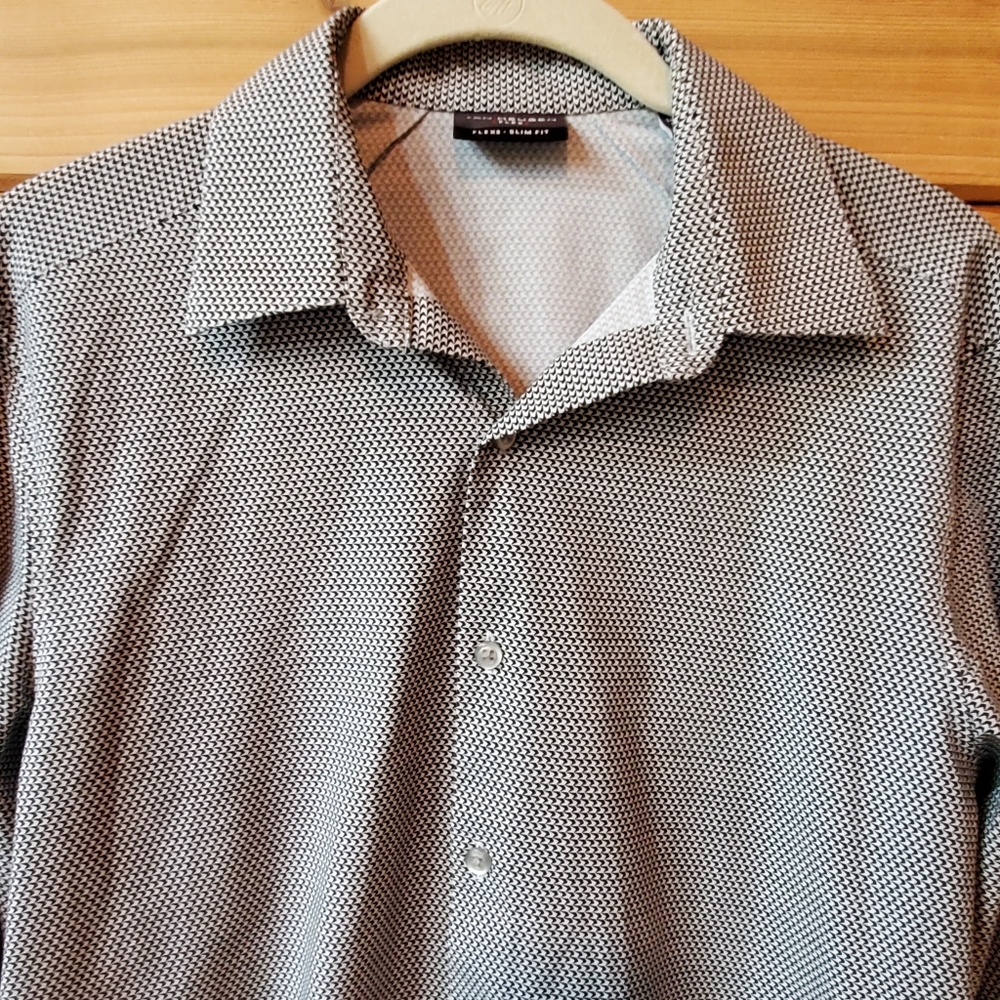 Van‎ Heusen Black and White Flex x3 Slim Fit Button Up Shirt Size Small